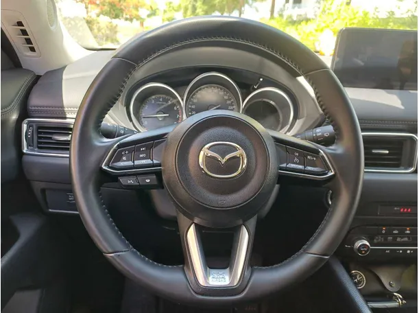 Car image 18