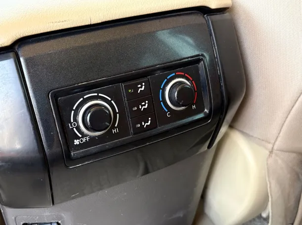 Car image 27