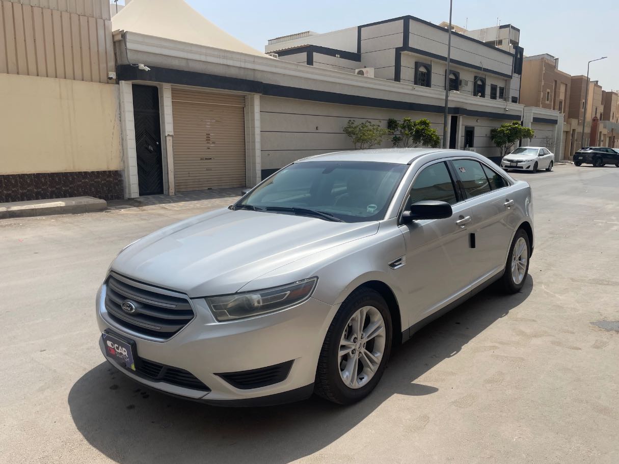 2019 Ford Taurus SE