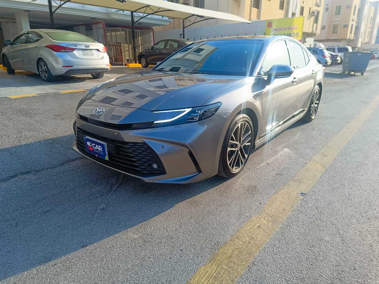 2026 Toyota Camry LE HEV