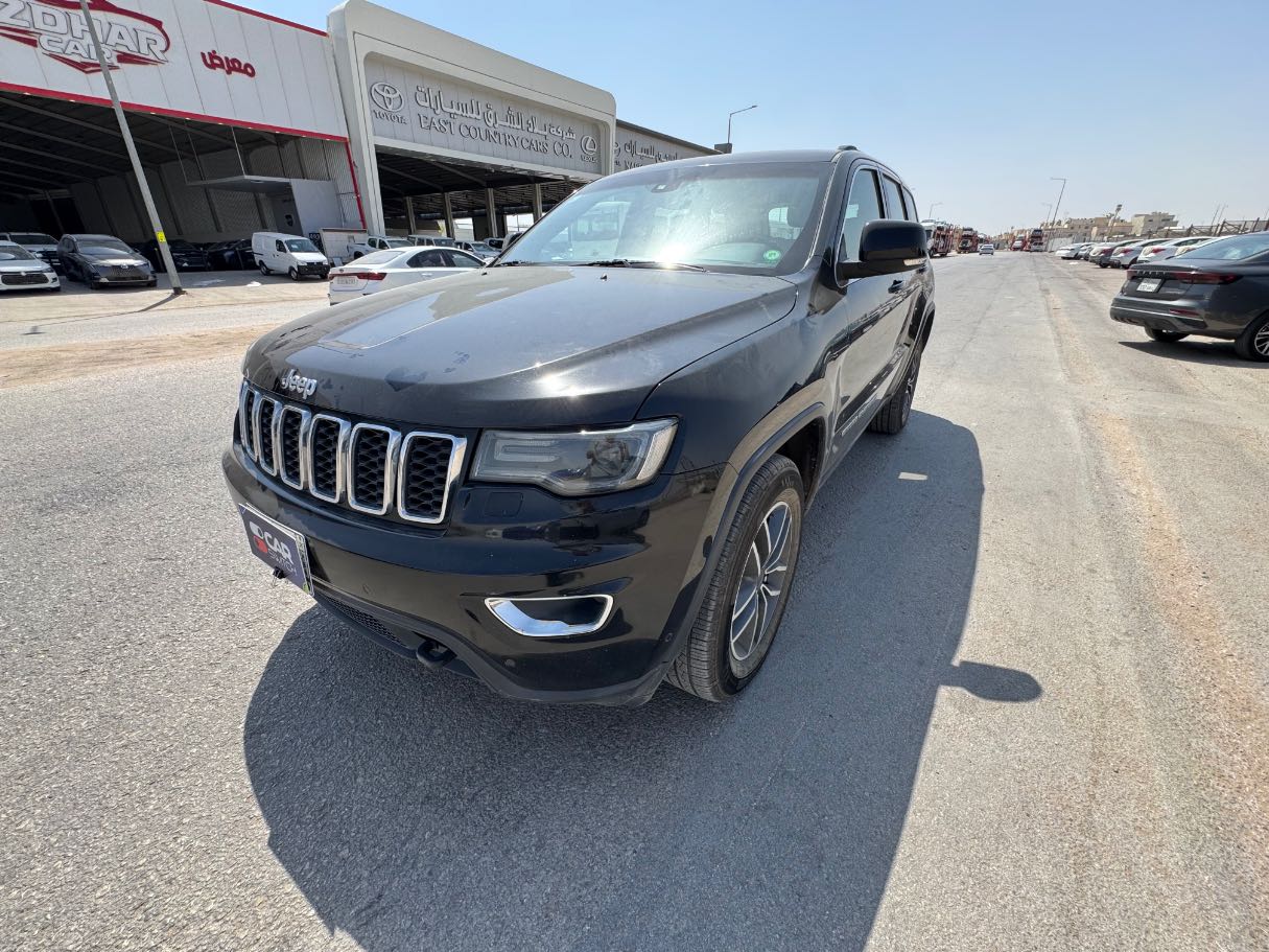 2021 Jeep Grand Cherokee LAREDO