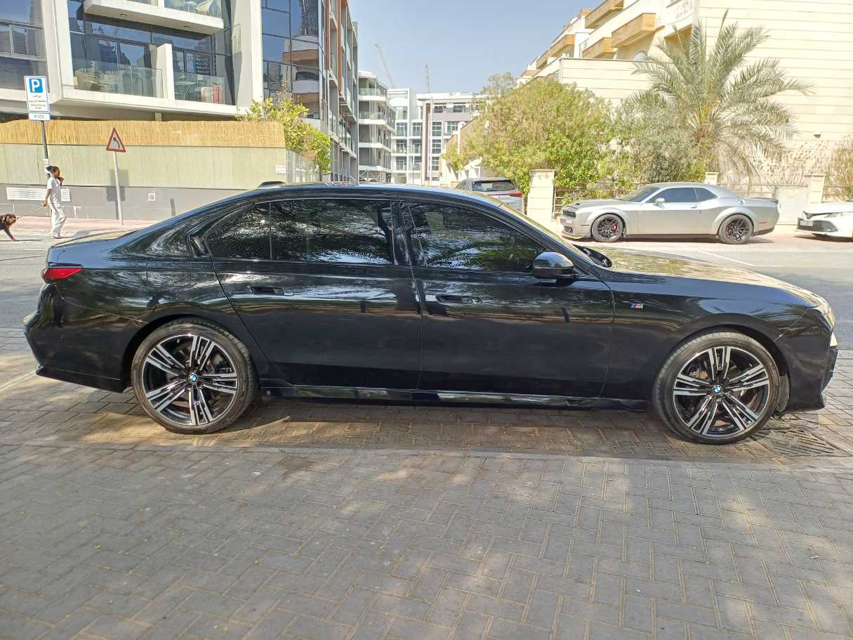 BMW 735 i Twin Power Turbo 2026 3.0, миниатюра 3