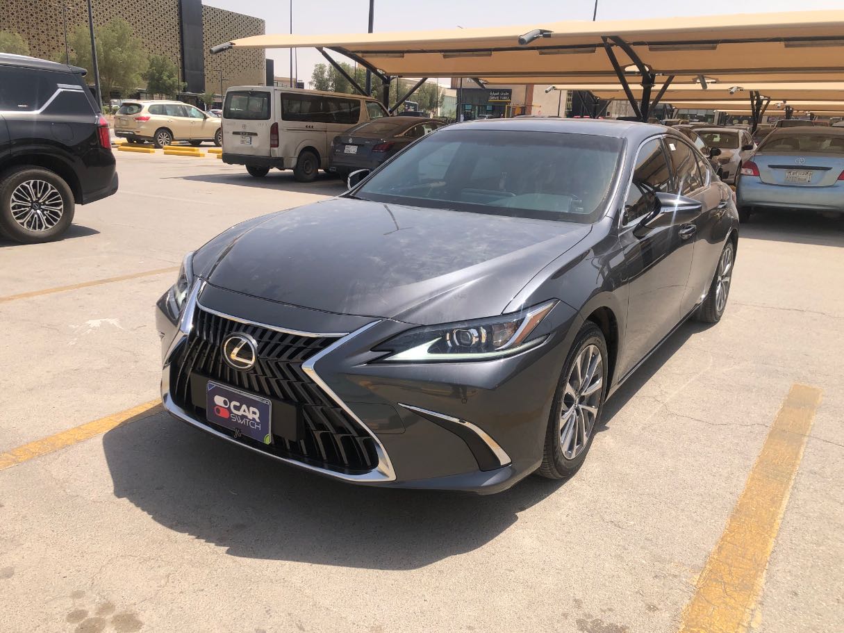 2023 Lexus ES300h Hybrid