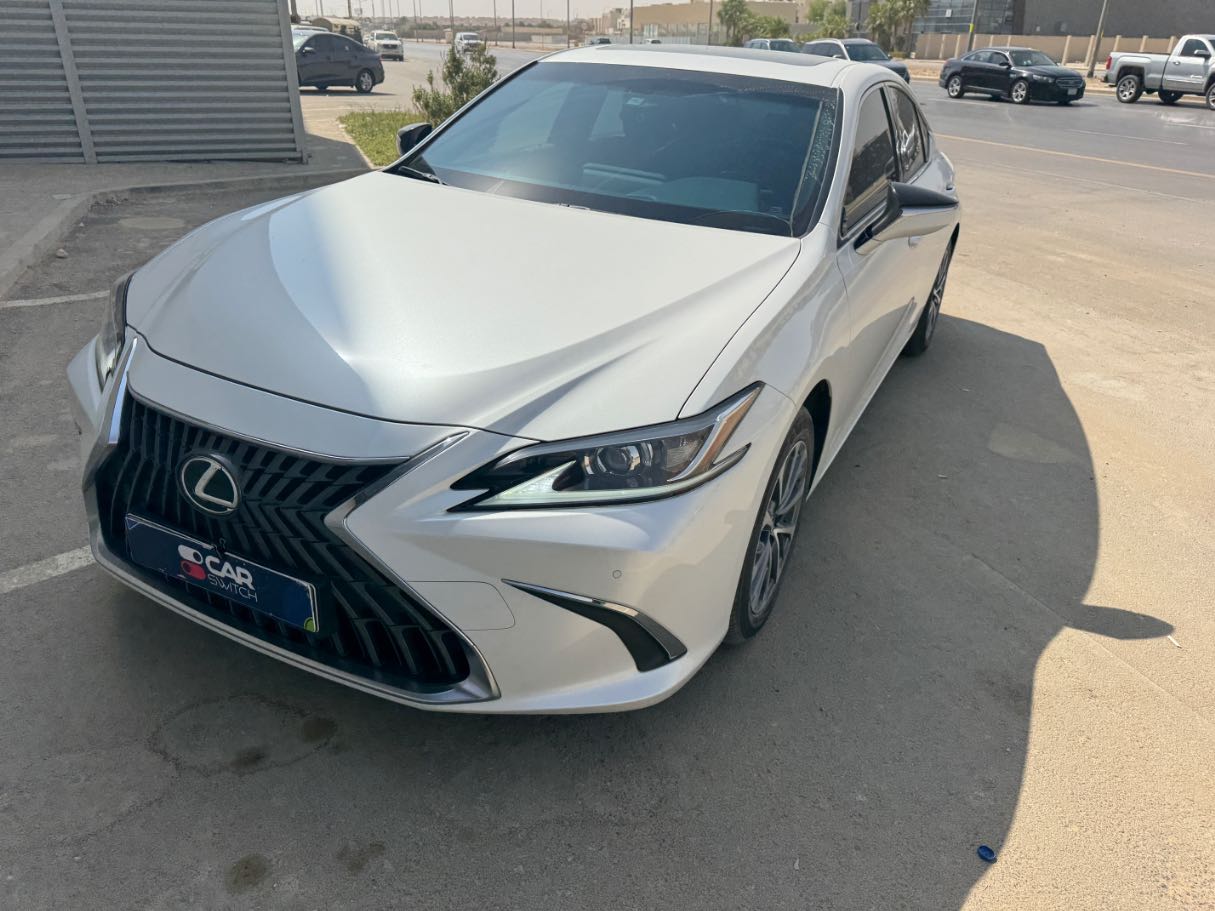2024 Lexus ES300h Hybrid