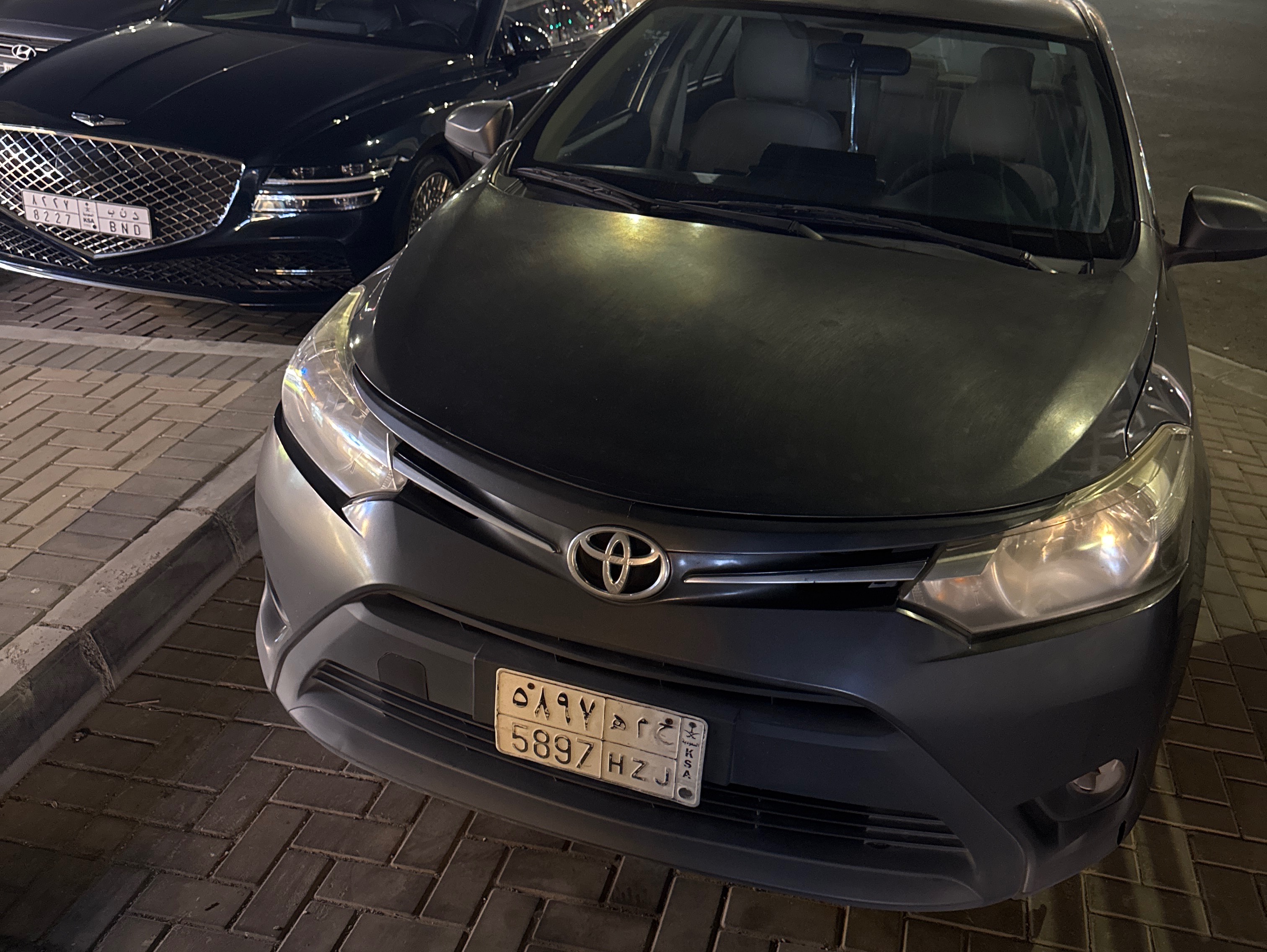2015 Toyota Yaris نص فل
