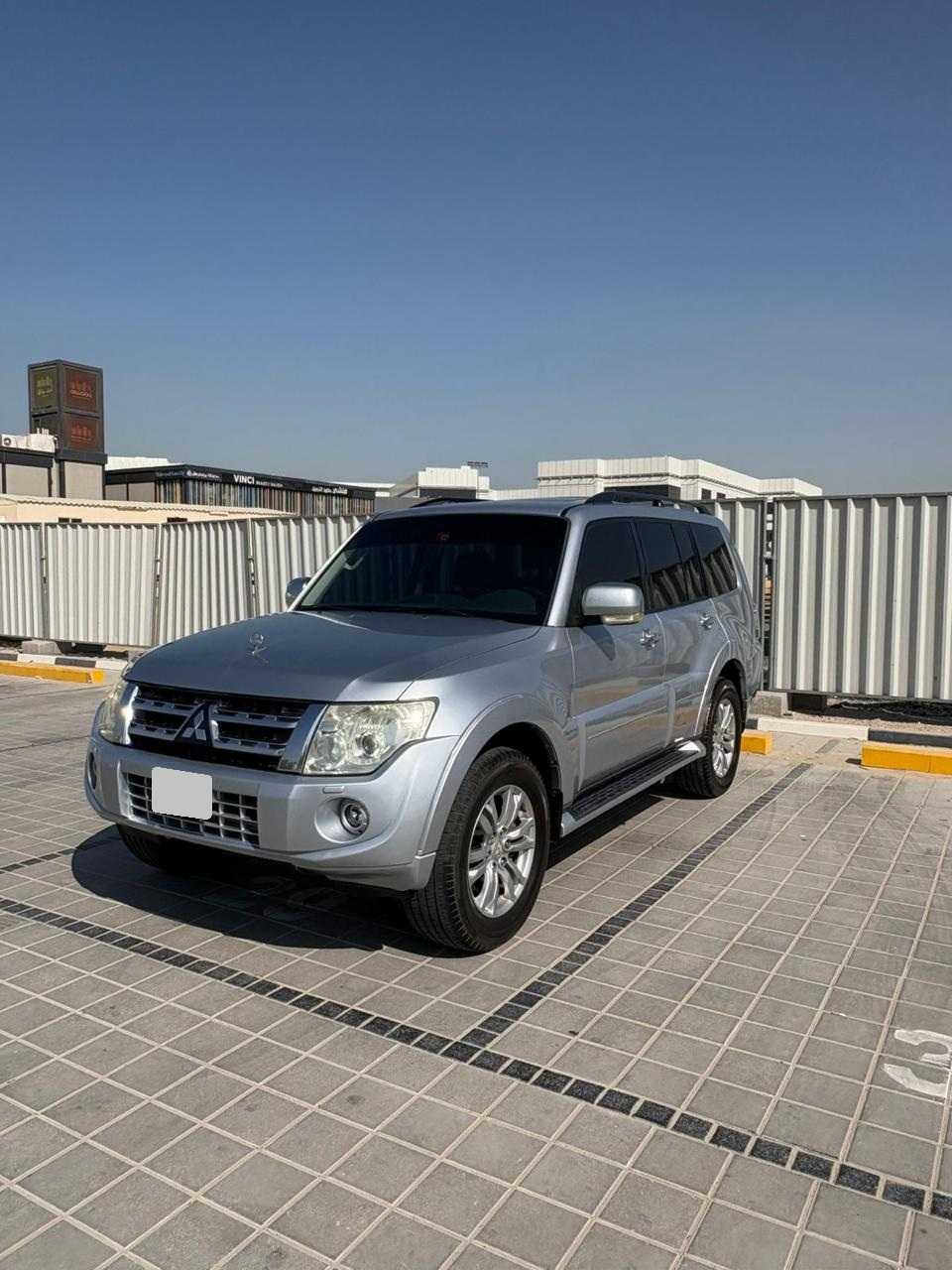 mitsubishi pajero