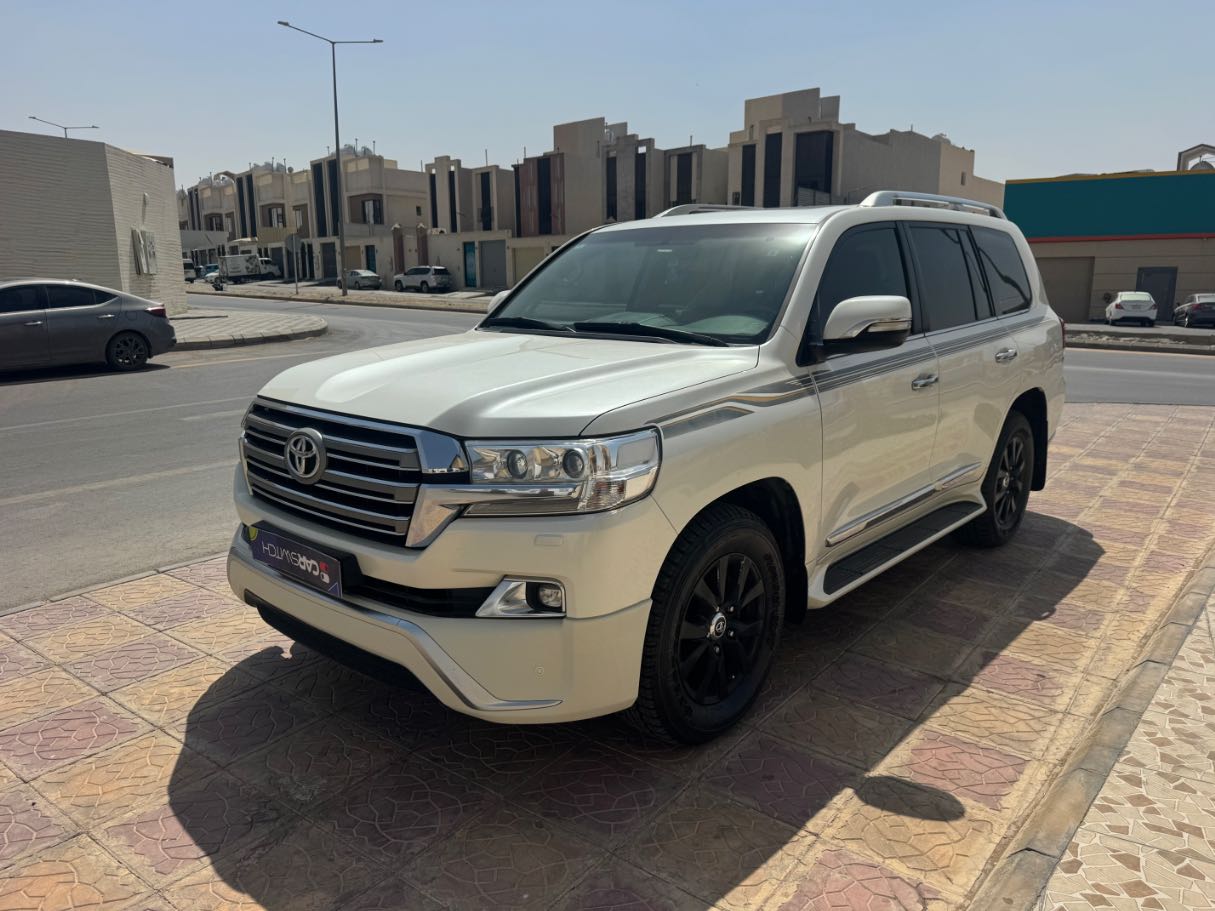 2018 Toyota Land Cruiser VXR