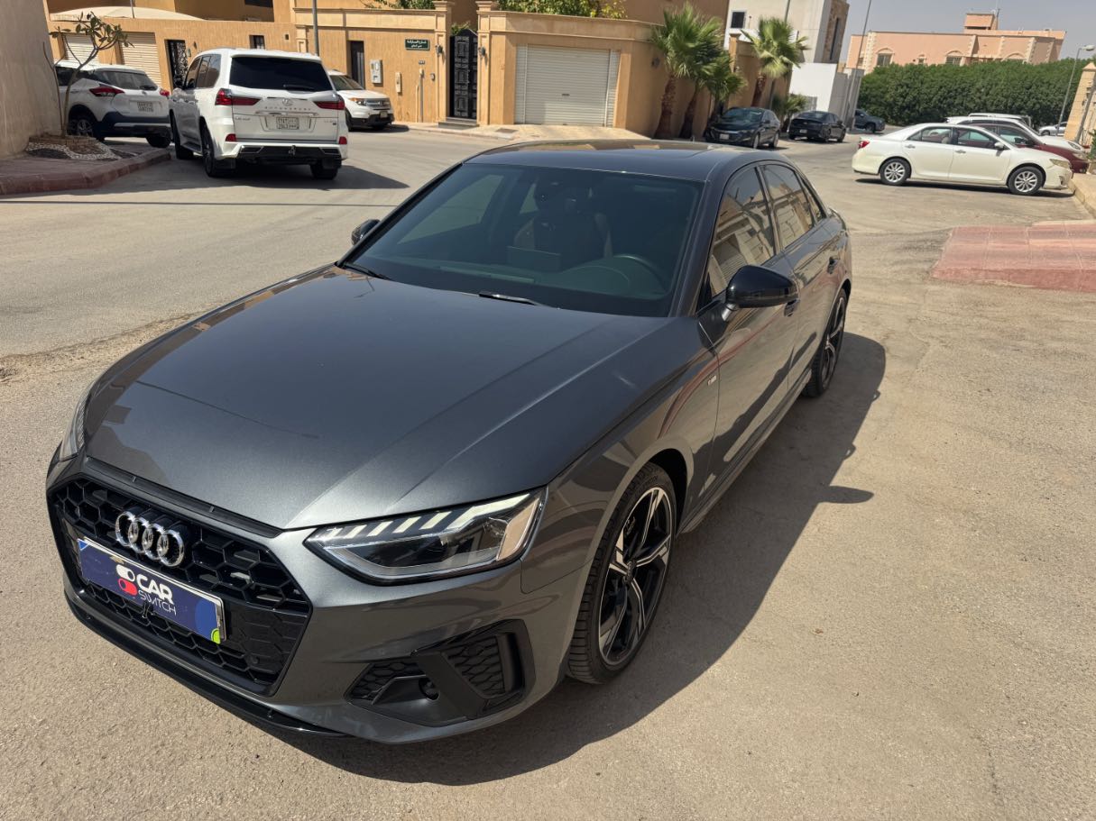 2025 Audi A4 35 TFSI S-LINE