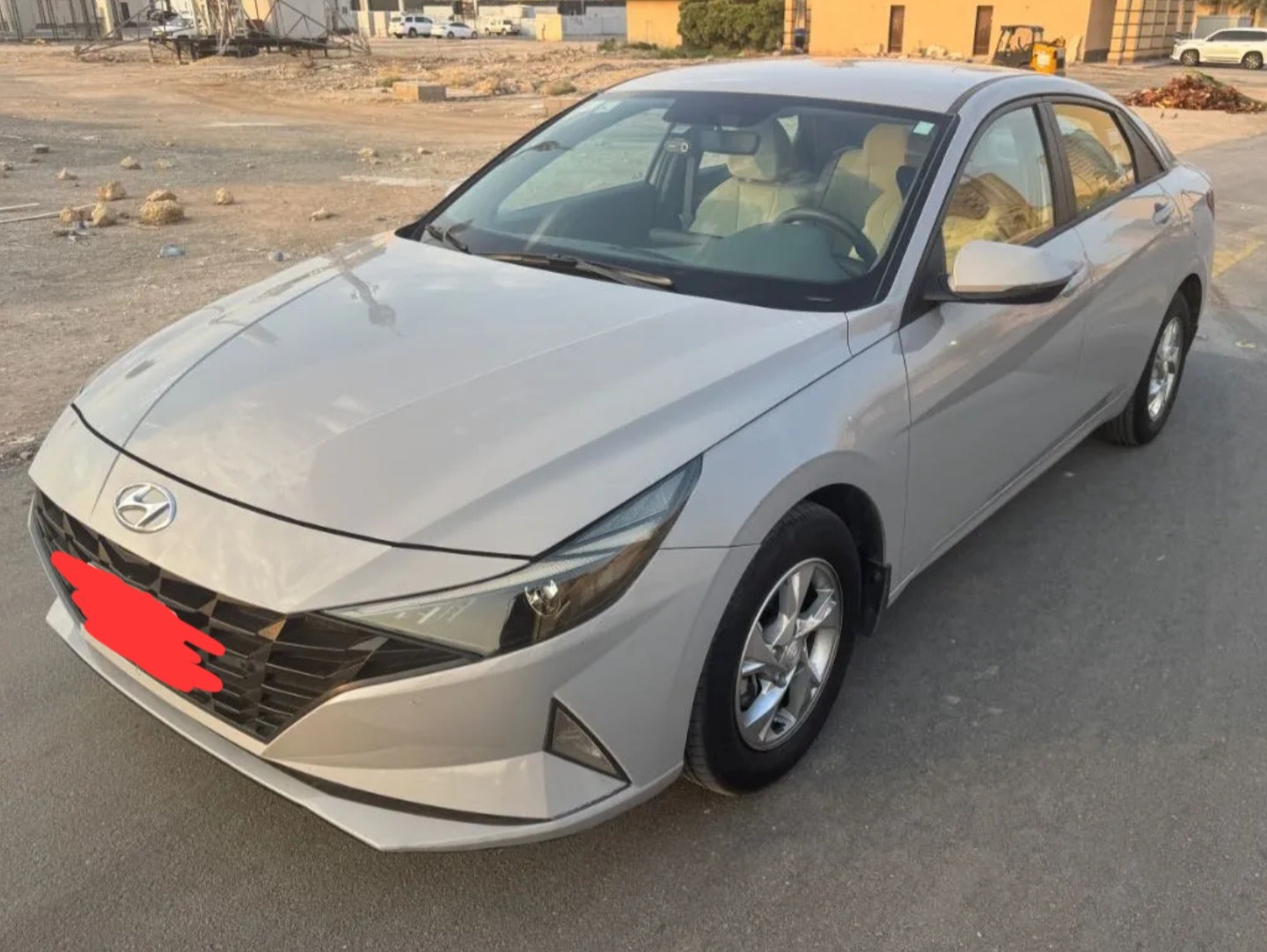 2022 Hyundai Elantra نص فل