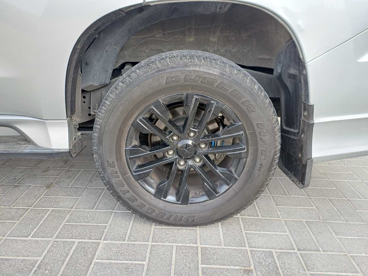 Mitsubishi Montero Sport, миниатюра 9