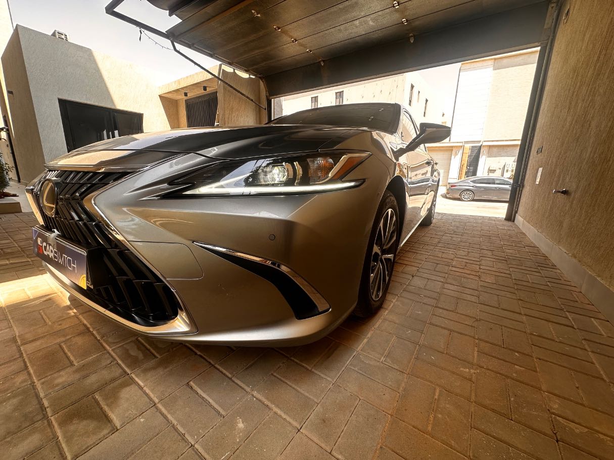 2024 Lexus ES250