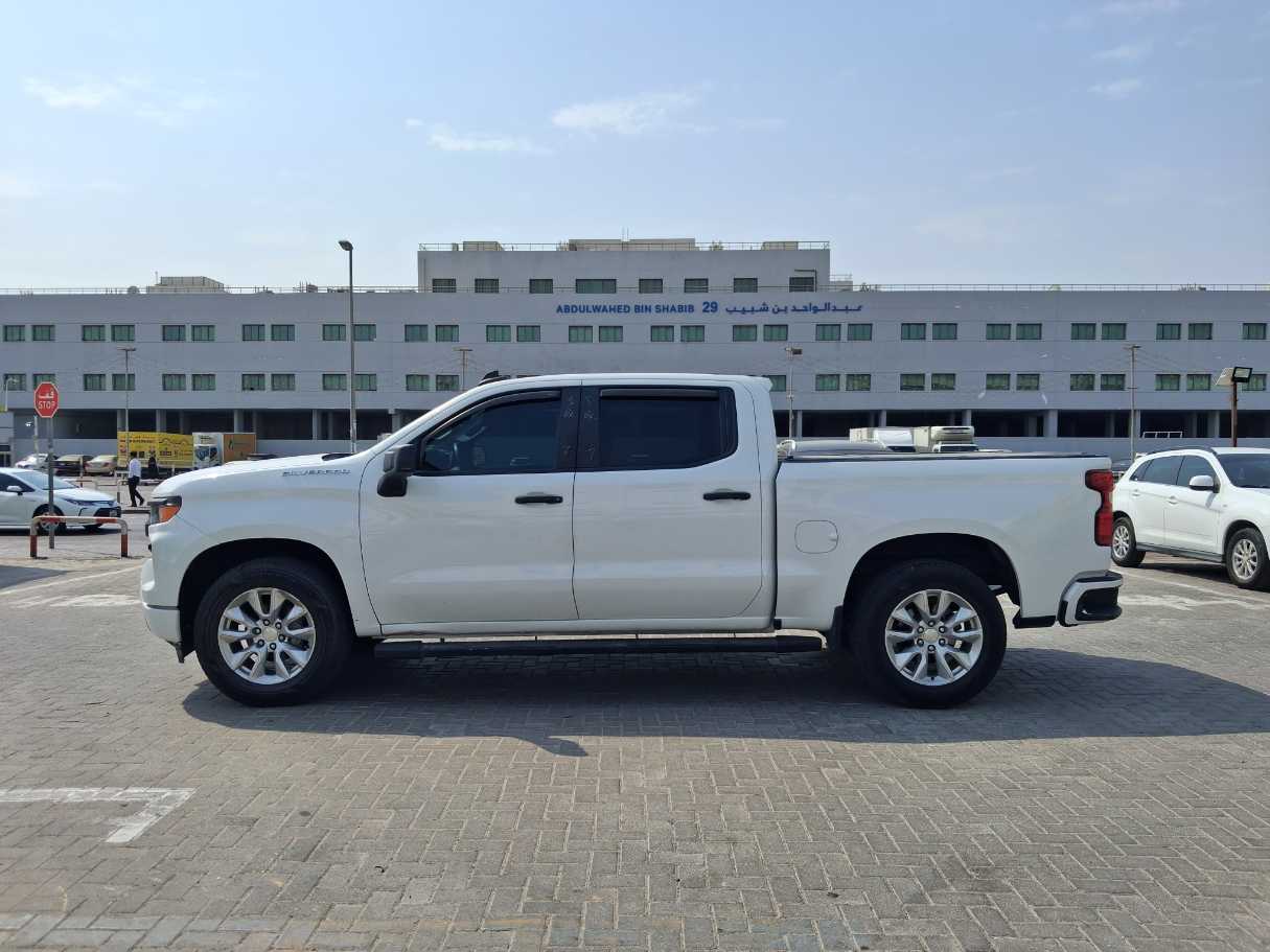 Chevrolet Silverado Custom 2023 2.7, миниатюра 4
