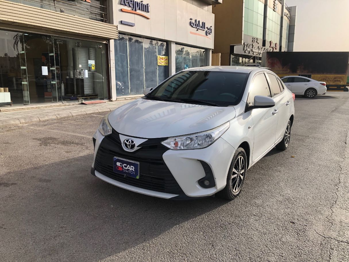 2022 Toyota Yaris Y PLUS