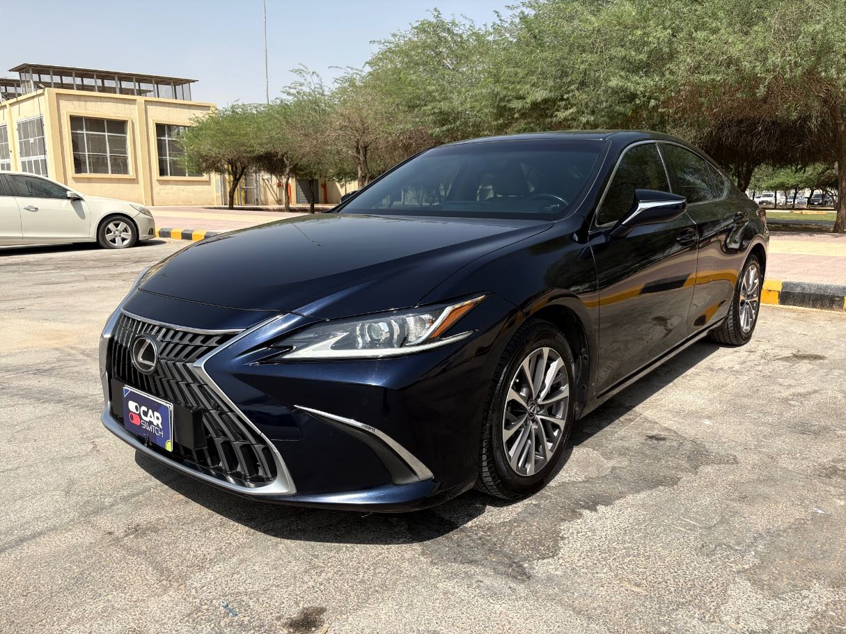 2023 Lexus ES300h Hybrid