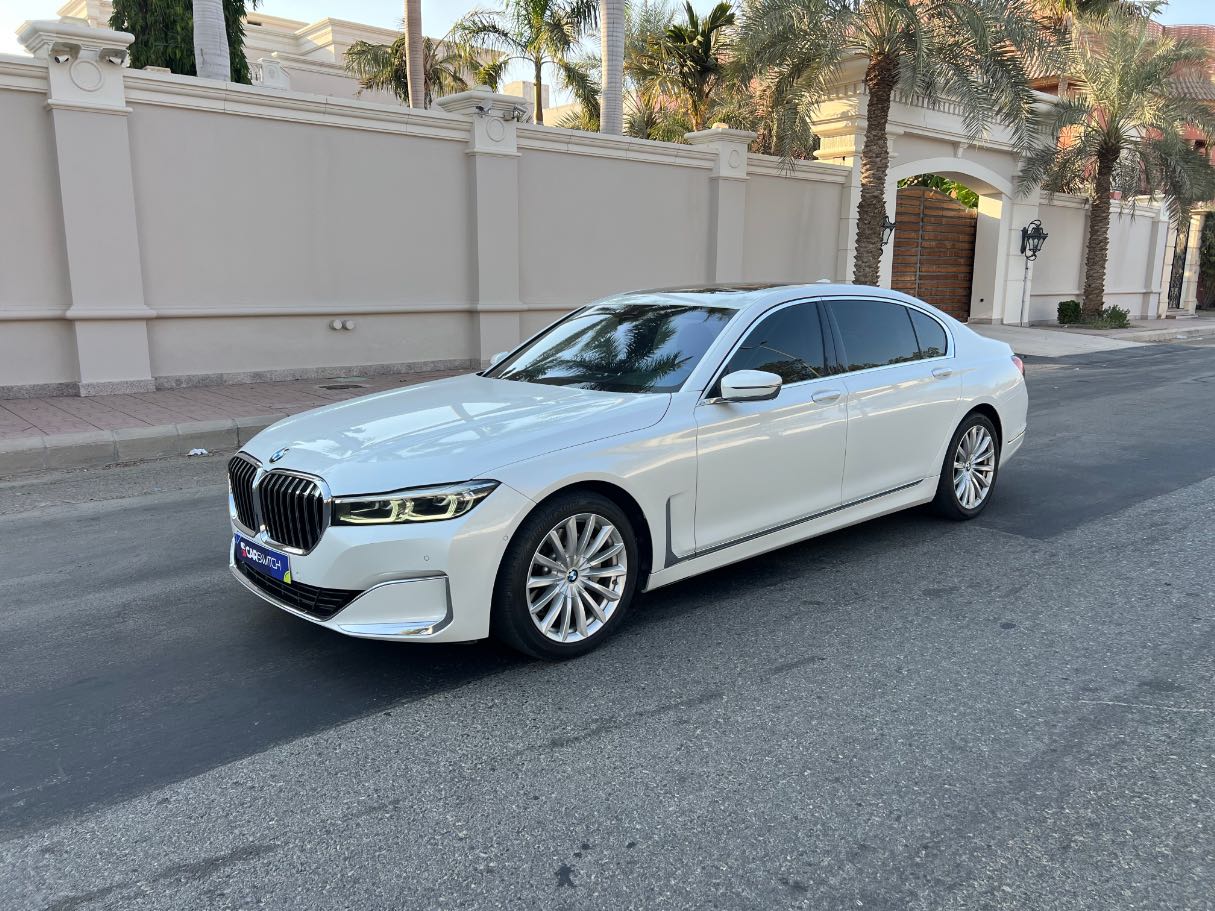 2022 BMW 730