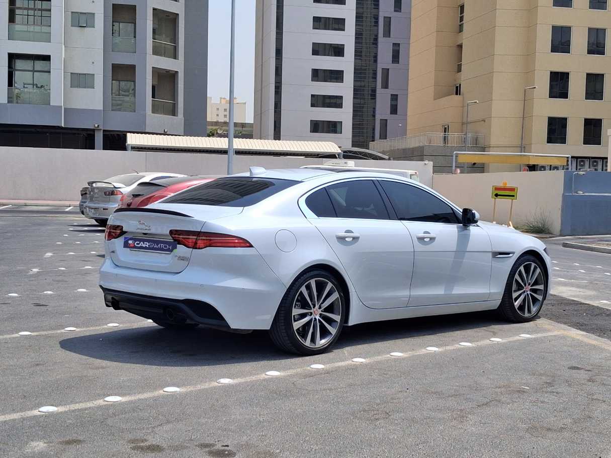 Jaguar Xe, миниатюра 5
