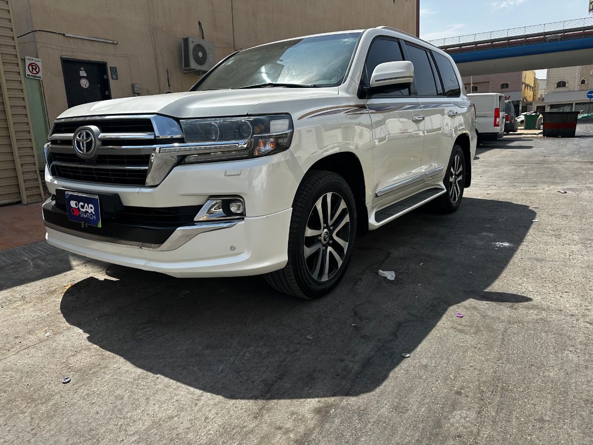 2019 Toyota Land Cruiser GXR