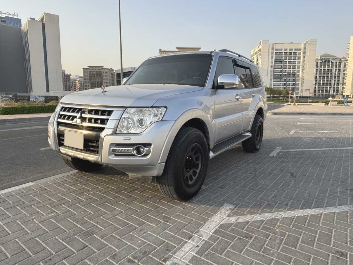 mitsubishi pajero