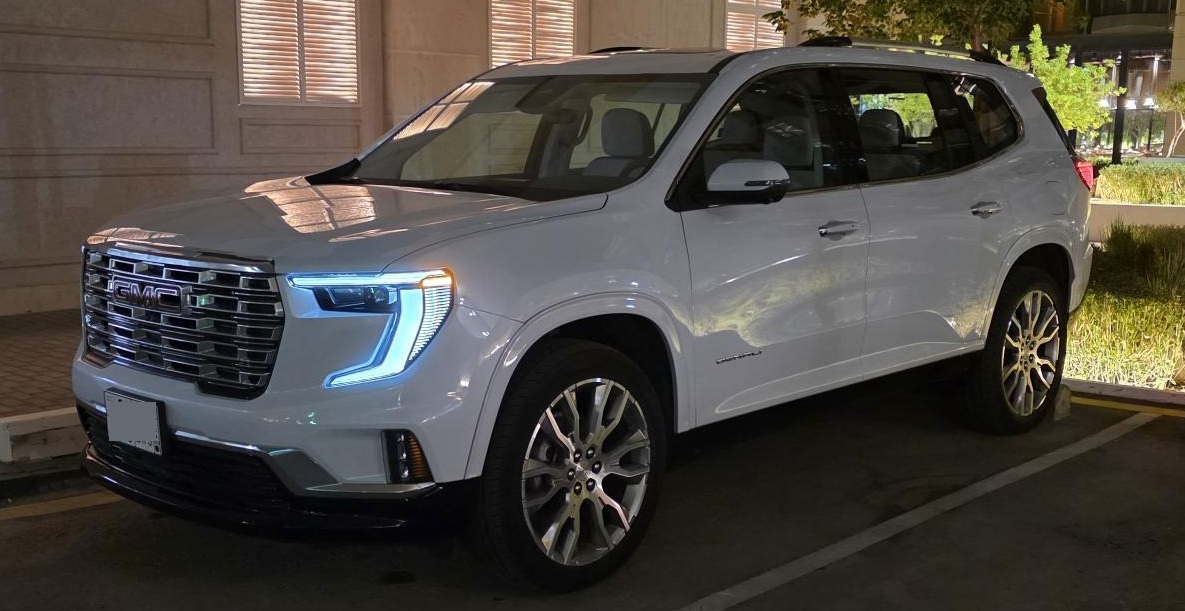 2026 GMC Acadia DENALI