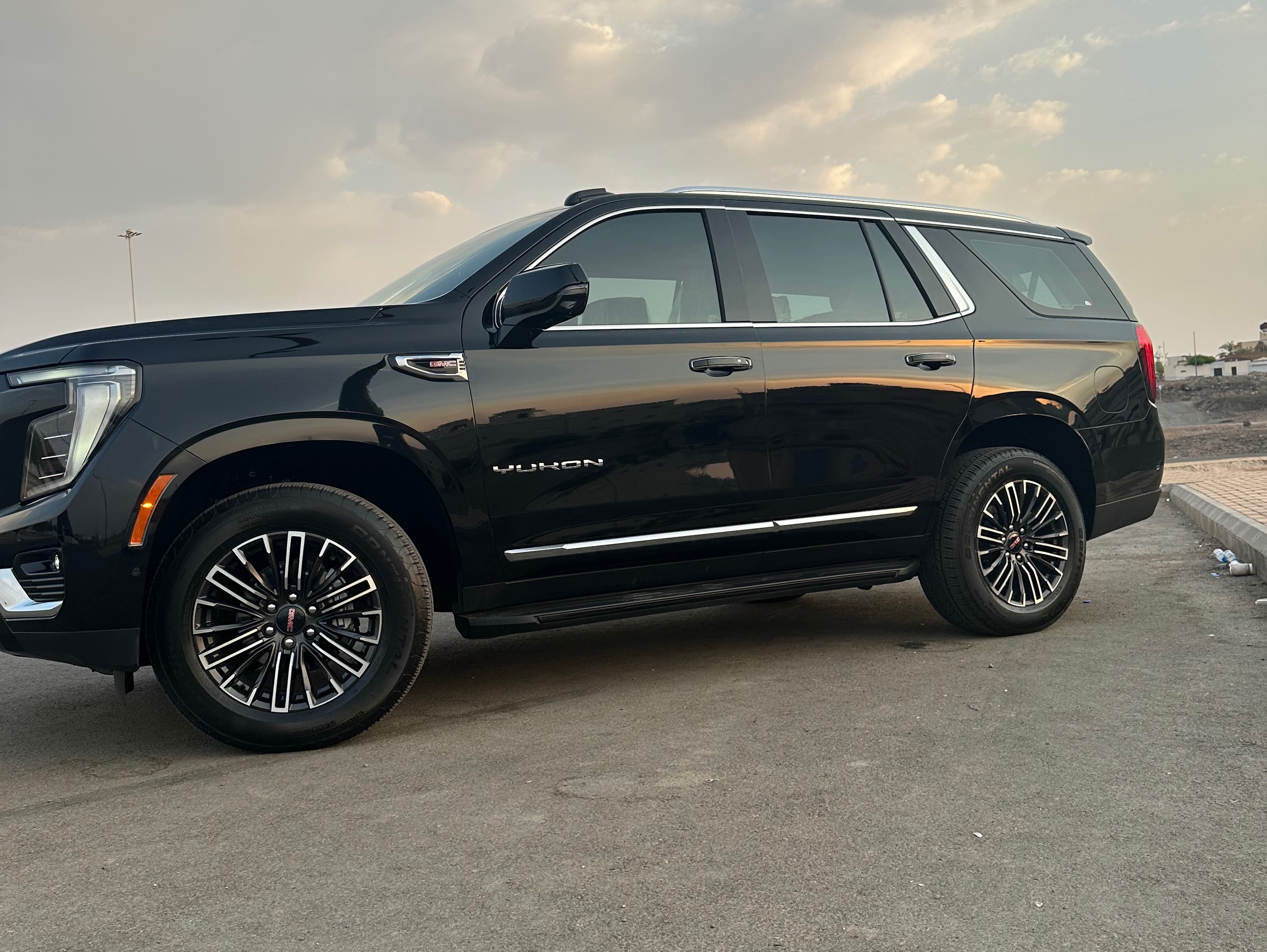 2025 GMC Yukon Elevation