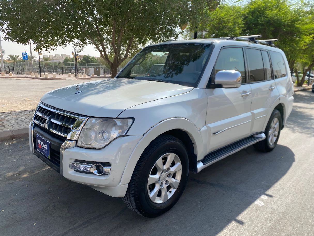 2017 Mitsubishi Pajero GLS