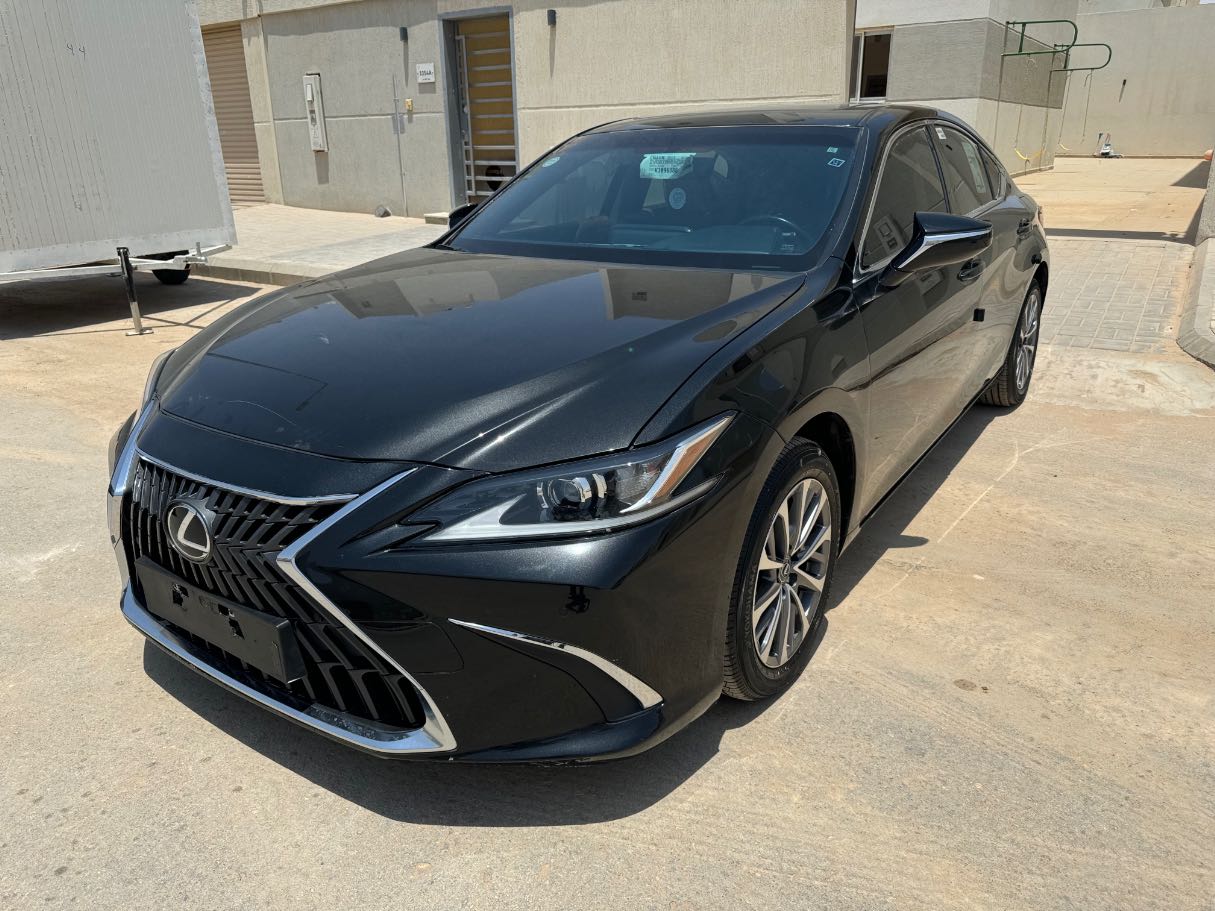 2023 Lexus ES250