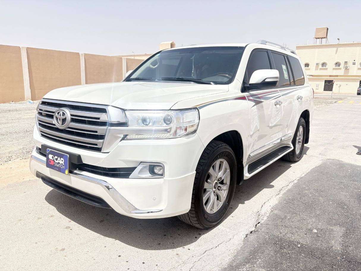 2016 Toyota Land Cruiser GXR