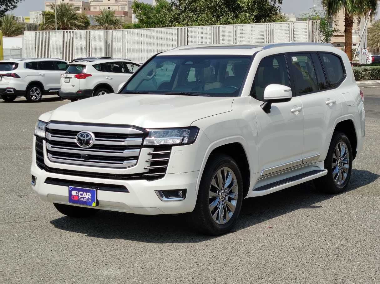 2025 Toyota Land Cruiser GX-R 3