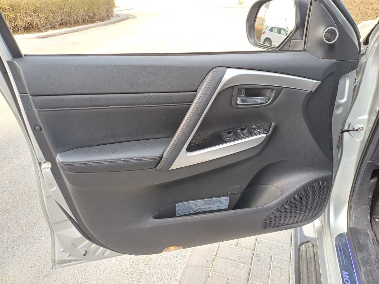 Mitsubishi Montero Sport, миниатюра 10