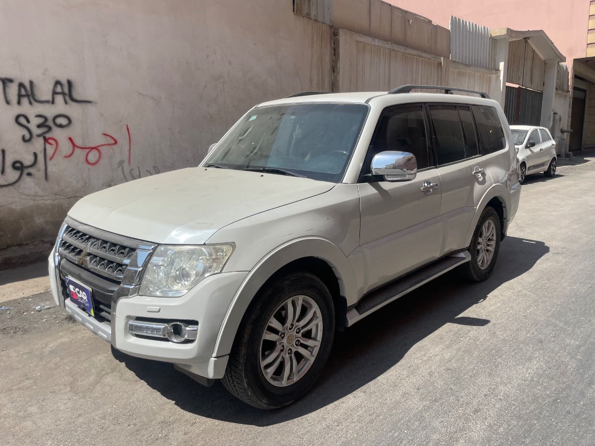 2020 Mitsubishi Pajero GLS